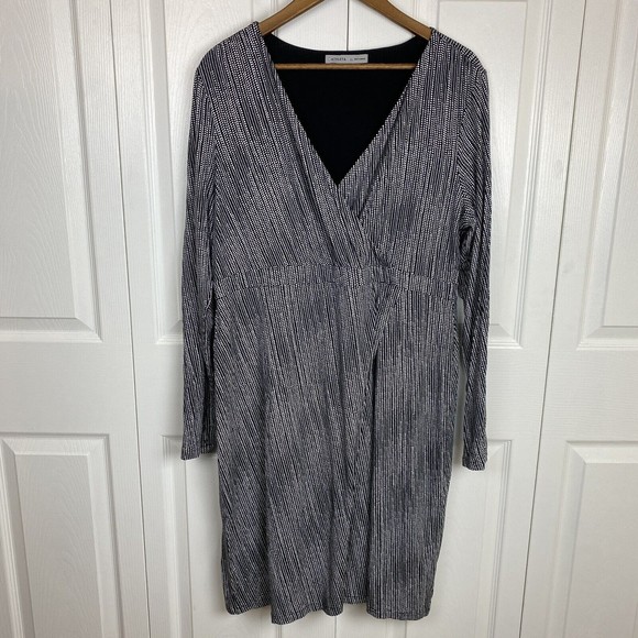 Athleta Dresses & Skirts - Athleta Size XL Black White Faux Wrap It Up White Micro Polka dot Long sleeve